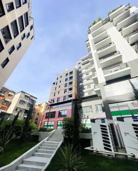 Tirane, jepet me qera zyre Kati 2, 130 m² 2.200 € (RRUGA E KOSOVAREVE)