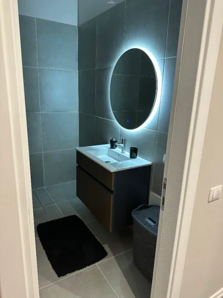 Tirane, jepet me qera apartament 2+1 , 90 m² 785 € (asl 1)