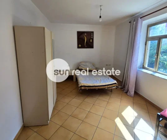 Shkoder, jepet me qera apartament 2+1+Ballkon Kati 2, 72 m² (LULISHTJA TEK SAHATI, SHKODER)