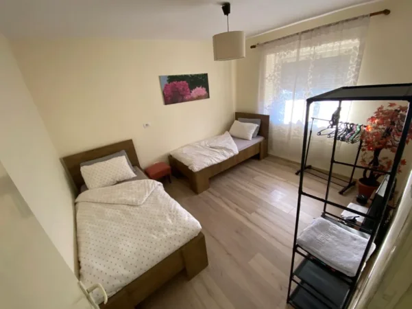 Tirane, jepet me qera apartament 2+1 Kati 2, 80 m² 550 € (Rruga e Elbasanit)