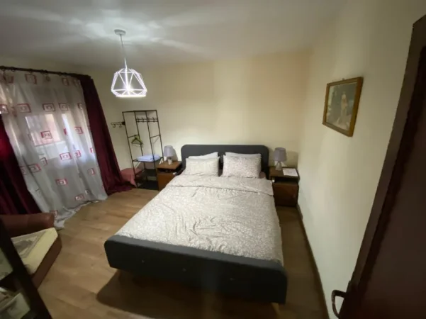 Tirane, jepet me qera apartament 2+1 Kati 2, 80 m² 550 € (Rruga e Elbasanit)