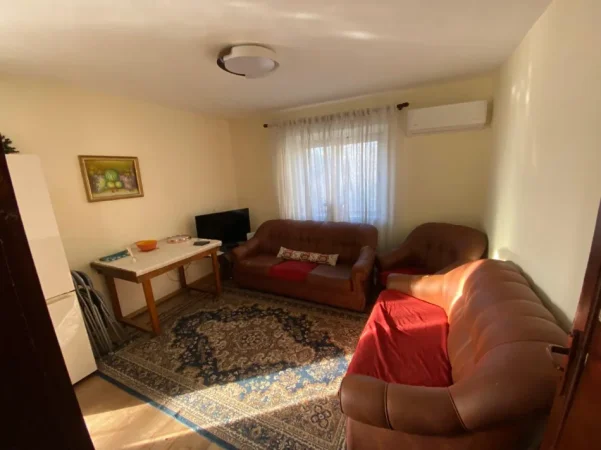 Tirane, jepet me qera apartament 2+1 Kati 2, 80 m² 550 € (Rruga e Elbasanit)