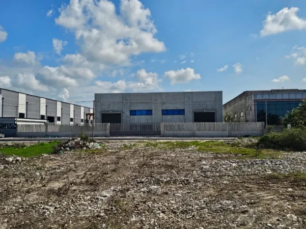 Tirane, jepet me qera ambjent biznesi Kati 0, 6.500 m² 10.500 € (AUTOSTRADA TR DR)