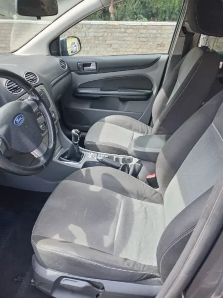 Tirane, shitet makine Ford Focus 2010 Nafte, gri e erret manuale Kondicioner 165.000 km 3.000 €