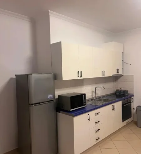 Tirane, jepet me qera apartament 2+1 Kati 8, 80 m² 700 € (Rruga e Elbasanit)