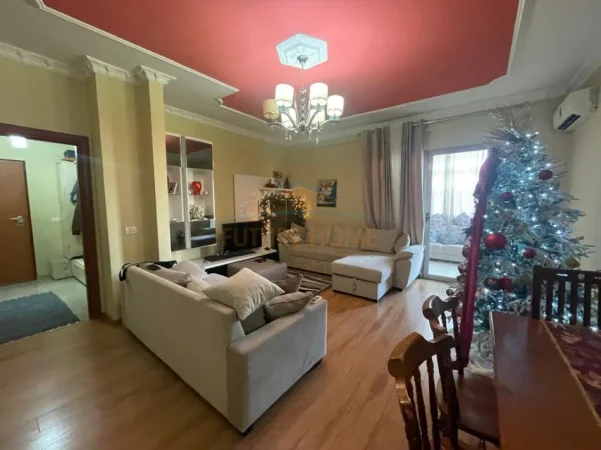 Tirane, shitet apartament 2+1+Aneks+Ballkon Kati 4, 105 m² 260.000 € (Ministria e Jashtme)