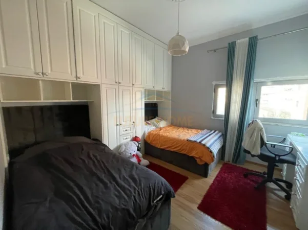 Tirane, shitet apartament 2+1+Aneks+Ballkon Kati 4, 105 m² 260.000 € (Ministria e Jashtme)