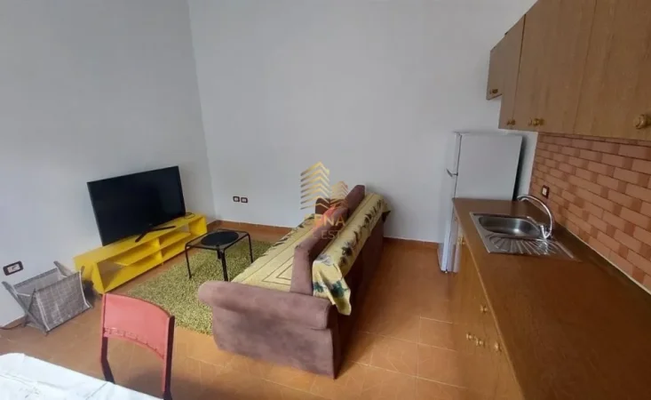 Tirane, jepet me qera apartament 1+1 Kati 1, 40 m² 350 € (Jordan Misja)