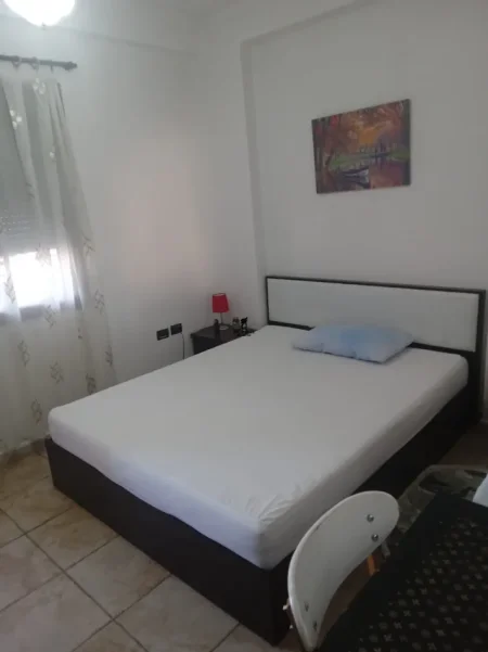 Tirane, jepet me qera apartament 3+1 Kati 6, 100 m² 700 € (MINE PEZA)