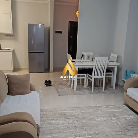 jepet me qera apartament 2+1 , 100 m² 600 € ( Rruga Rrapo Hekali)
