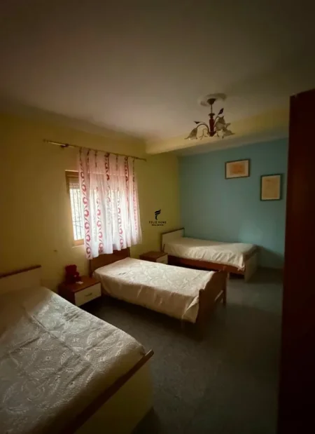 Tirane, jepet me qera apartament 2+1 Kati 2, 100 m² 500 € (21 DHJETORI)