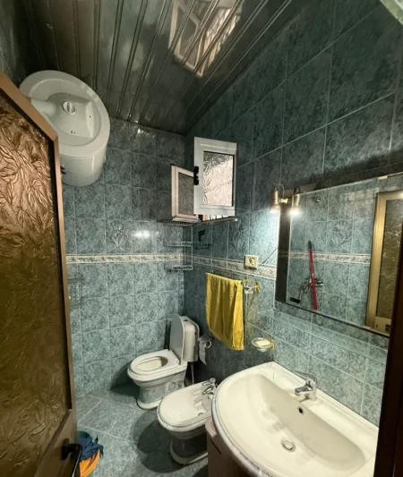 Tirane, jepet me qera apartament 2+1 Kati 2, 100 m² 500 € (21 DHJETORI)