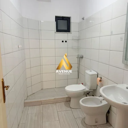 Tirane, jepet me qera apartament 2+1 , 114 m² 600 € (rruga teodor keko)