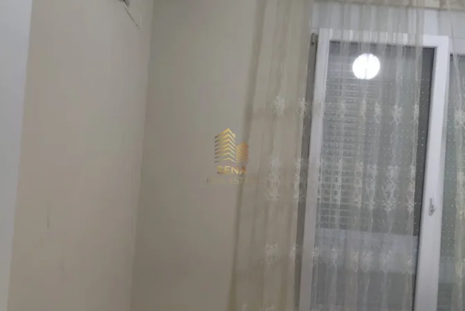 Tirane, jepet me qera apartament 2+1+Ballkon Kati 3, 100 m² 550 € (Rruga 5 Maji)