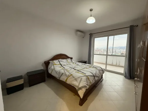 Tirane, jepet me qera apartament 2+1+Ballkon Kati 12, 100 m² 600 € (Rruga Sali Butka, 21 Dhjetori- Vasil Shanto, Tiranë)