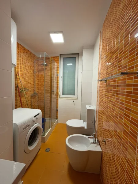 Tirane, jepet me qera apartament 2+1+Ballkon , 99 m² 600 € (Kodra e Diellit 1)