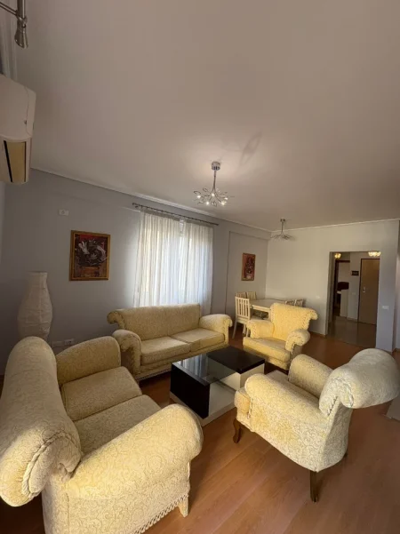 Tirane, jepet me qera apartament 2+1+Ballkon , 99 m² 600 € (Kodra e Diellit 1)