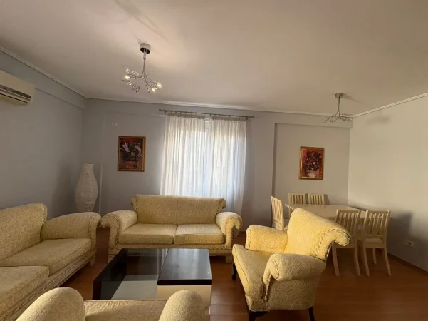 Tirane, jepet me qera apartament 2+1+Ballkon , 99 m² 600 € (Kodra e Diellit 1)