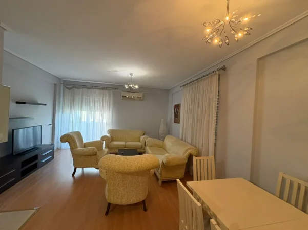 Tirane, jepet me qera apartament 2+1+Ballkon , 99 m² 600 € (Kodra e Diellit 1)