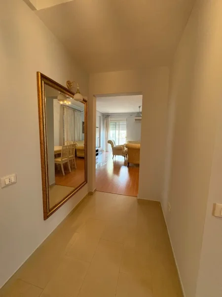 Tirane, jepet me qera apartament 2+1+Ballkon , 99 m² 600 € (Kodra e Diellit 1)