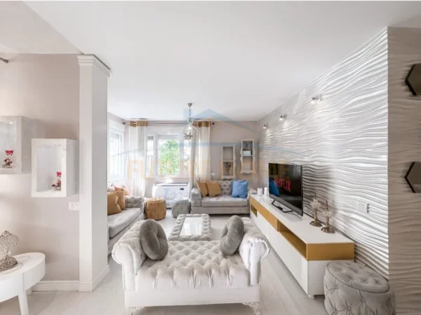 Tirane, jepet me qera apartament 2+1 Kati 2, 90 m² 1.300 € (Kopshti ZOLOGJIK)