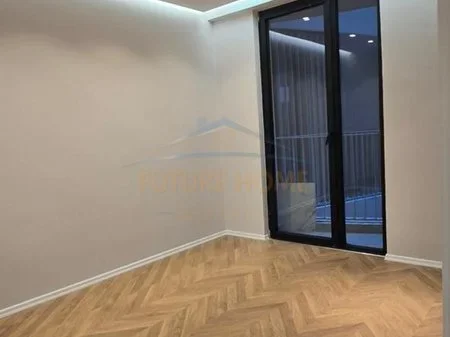 Tirane, jepet me qera apartament 2+1 , 116 m² 1.200 € (Rruga Mine Peza, Kompleksi Golden Tower)