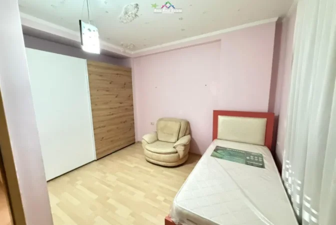 Tirane, jepet me qera apartament 2+1 Kati 5, 106 m² 750 € (rruga e kosovareve)