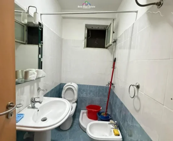 Tirane, jepet me qera apartament 2+1 Kati 5, 106 m² 750 € (rruga e kosovareve)