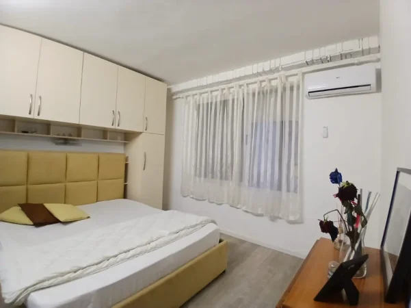 Tirane, jepet me qera Garsioner, Kati 2, 45 m² 450 € (Rruga Durrësit, Tiranë)