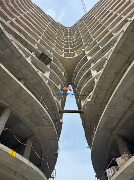 Tirane, shitet apartament 3+1+Ballkon Kati 21, 