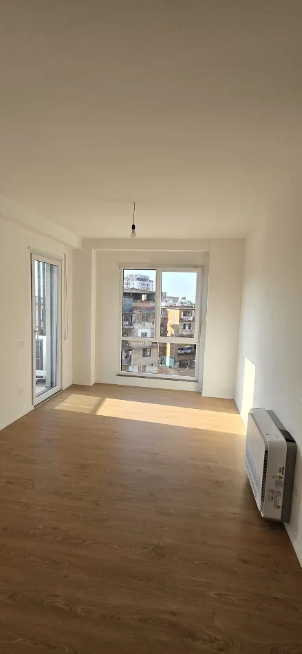 Tirane, jepet me qera apartament 2+1 Kati 4, 700 € (rruga don bosko)