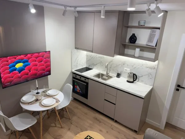 Tirane, shitet apartament 1+1 , 70 m² 193.000 € (21 DHJETORI)