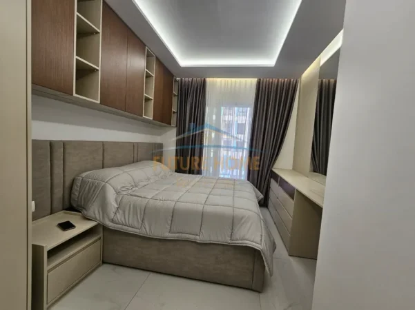 Tirane, jepet me qera 1+1 Kati 5, 66 m² 700 € 