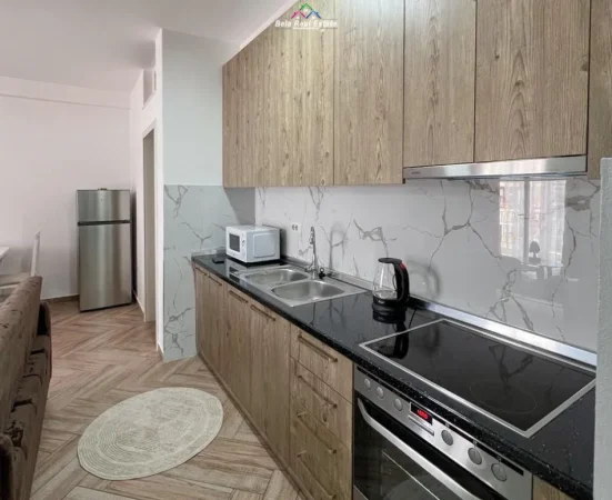 Tirane, jepet me qera apartament 2+1 Kati 6, 80 m² 675 € (Rruga Abdyl Pajo)