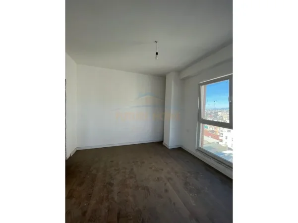 Tirane, shitet apartament 2+1+Ballkon Kati 7, 103 m² 187.000 € (Rruga Dirtan Hoxha, Kompleksi Aura)