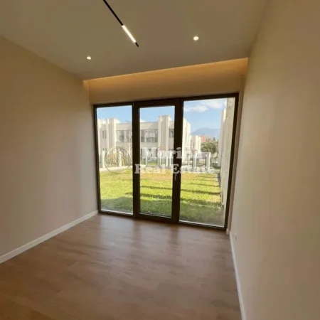 Tirane, jepet me qera Vile 5+1 Kati 1, 420 m² 2.200 € (Liqeni i Thate)