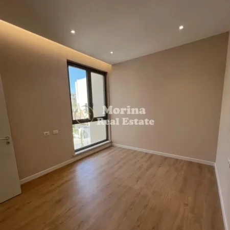 Tirane, jepet me qera Vile 5+1 Kati 1, 420 m² 2.200 € (Liqeni i Thate)