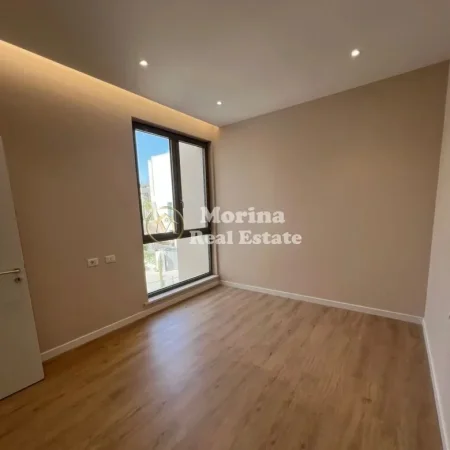 Tirane, jepet me qera Vile 5+1 Kati 1, 420 m² 2.200 € (Liqeni i Thate)