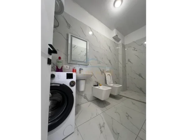 Tirane, jepet me qera apartament 2+1+Ballkon Kati 6, 106 m² 550 € (Paskuqan)