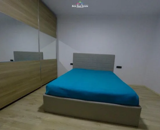 Tirane, jepet me qera apartament 1+1+Ballkon Kati 5, 54 m² 520 € (myslym shyr)