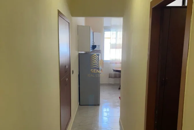 Tirane, jepet me qera apartament 1+1 Kati 3, 55 m² 500 € (Sheshi Wilson)