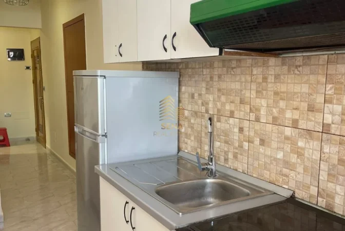 Tirane, jepet me qera apartament 1+1 Kati 3, 55 m² 500 € (Sheshi Wilson)