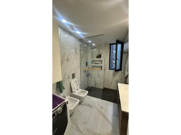 Tirane, shitet apartament 2+1 Kati 8, 97 m² 350.000 € (RRUGA E ELBASANIT)