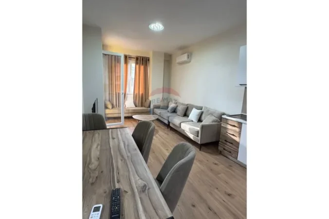 Tirane, jepet me qera apartament 1+1 , 67 m² 550 € 