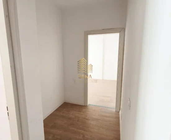 Tirane, shitet apartament 1+1+Ballkon Kati 4, 82 m² 142.000 € (Laprake, Kompleksi E-88)