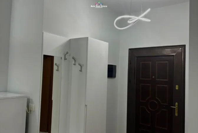 Tirane, jepet me qera apartament 1+1+Ballkon Kati 3, 70 m² 520 € (bill klinton)