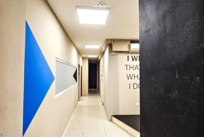 Tirane, jepet me qera zyre Kati 5, 300 m² 3.000 € (Rruga e Dibres)