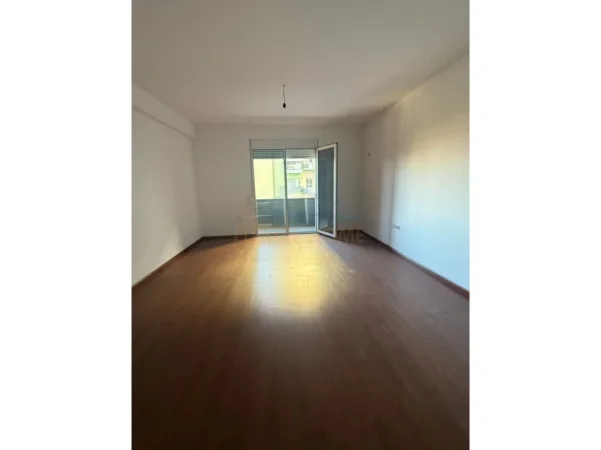 Tirane, jepet me qera 3+1+Ballkon Kati 2, 132 m² 800 € (Ndre Mjeda, Tiranë.)