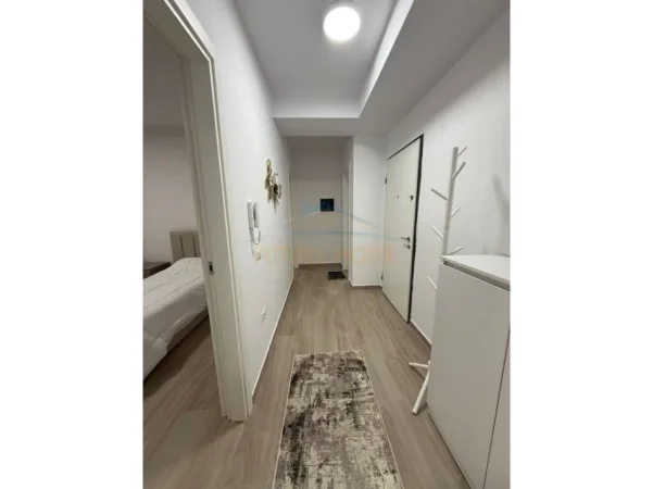 Tirane, jepet me qera apartament 2+1 , 95 m² 1.100 € (Rruga Qemal Stafa, pranë Shkollës së Kuqe.)