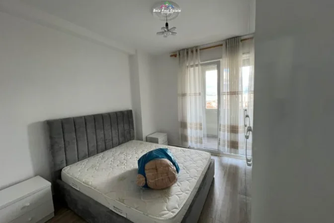 Tirane, jepet me qera apartament 1+1+Ballkon Kati 4, 70 m² 575 € (golden park)